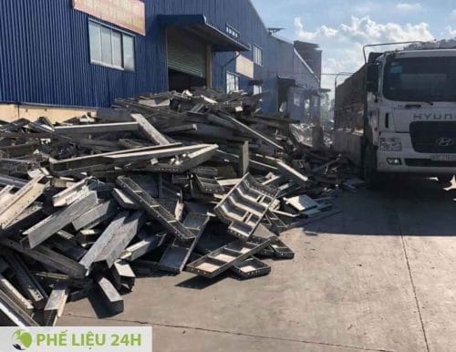 Xe tải thu gom phế liệu chuyên nghiệp